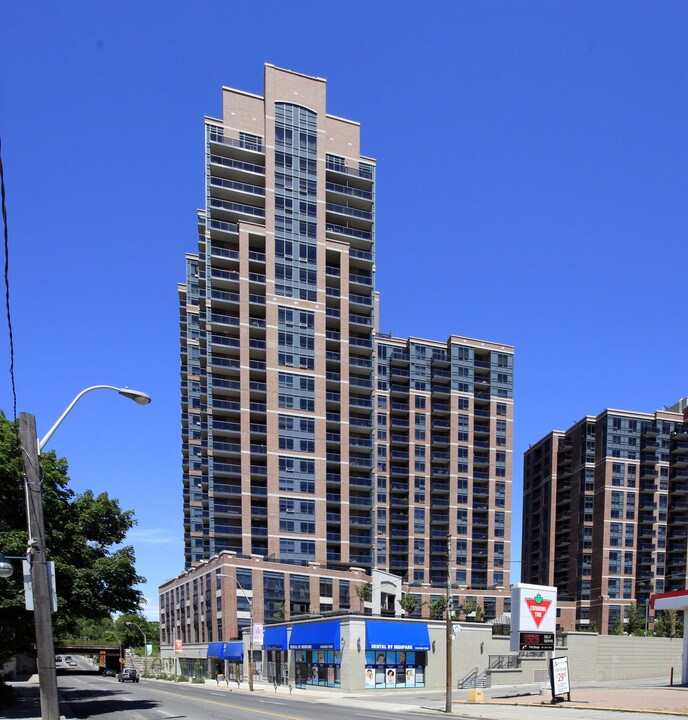 Heintzman Place in Toronto, ON - Building Photo