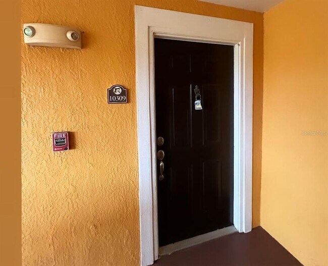 5483 Vineland Rd, Unit 10309 in Orlando, FL - Foto de edificio - Building Photo