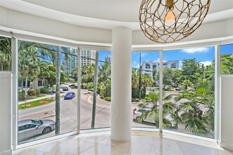 2699 Tigertail Ave, Unit 23 in Miami, FL - Foto de edificio - Building Photo