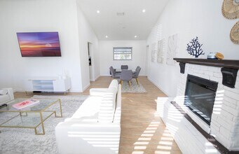 183 Sunflower Cir in Royal Palm Beach, FL - Building Photo - Building Photo