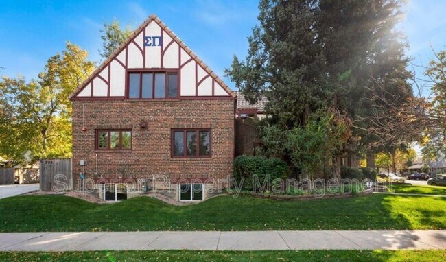 201 E Elizabeth St in Fort Collins, CO - Foto de edificio - Building Photo