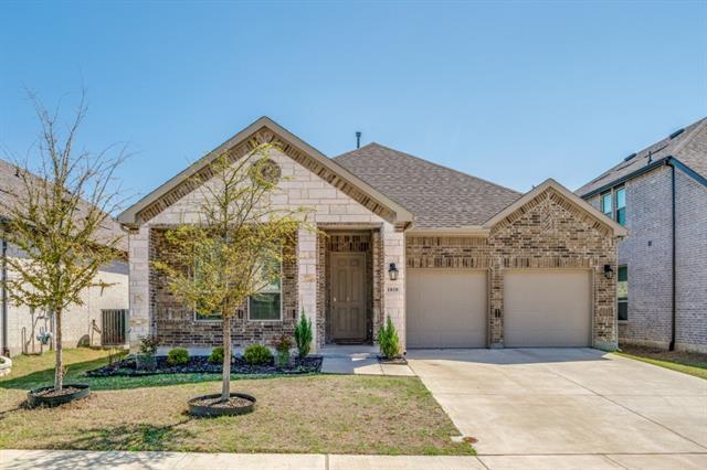 1818 Rhea Ct in Celina, TX - Foto de edificio