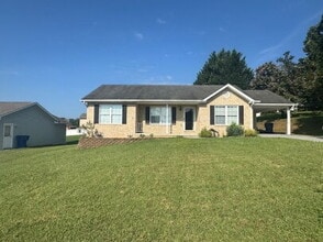 1175 Brook Ct in Front Royal, VA - Building Photo - Building Photo