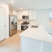 861 Vlg Brk Dr in Willis, TX - Building Photo - Building Photo