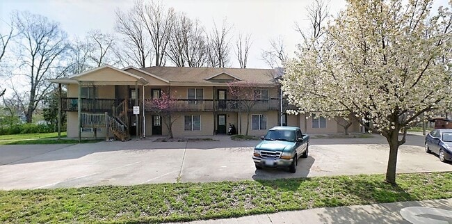 property at 1602 Paris Rd