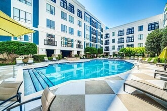 Lofts at Lakeview in Durham, NC - Foto de edificio - Building Photo