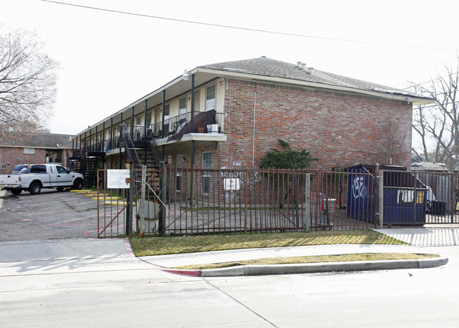 Bellfort East Apartment in Houston, TX - Foto de edificio - Building Photo