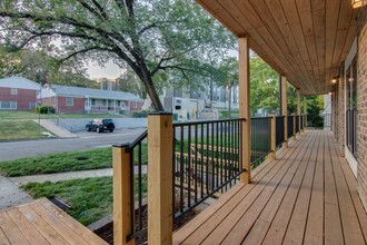 Jayhawk Apartments in Lawrence, KS - Building Photo - Building Photo