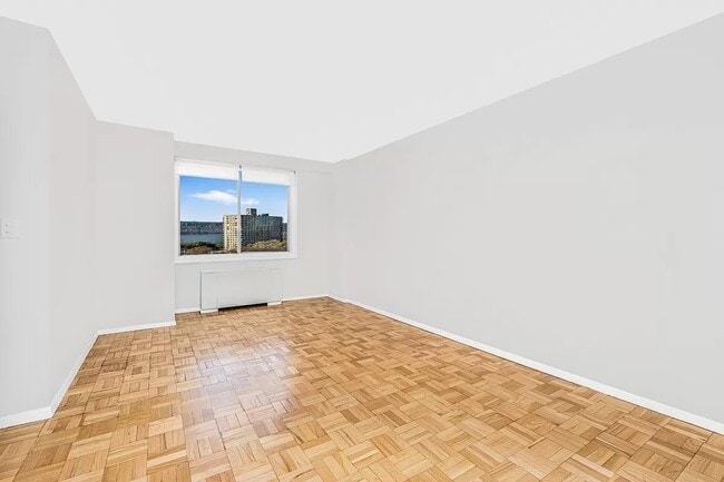property at 3333 Henry Hudson Pkwy