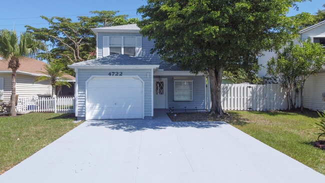 4722 Lakeside Cir in West Palm Beach, FL - Building Photo - Building Photo