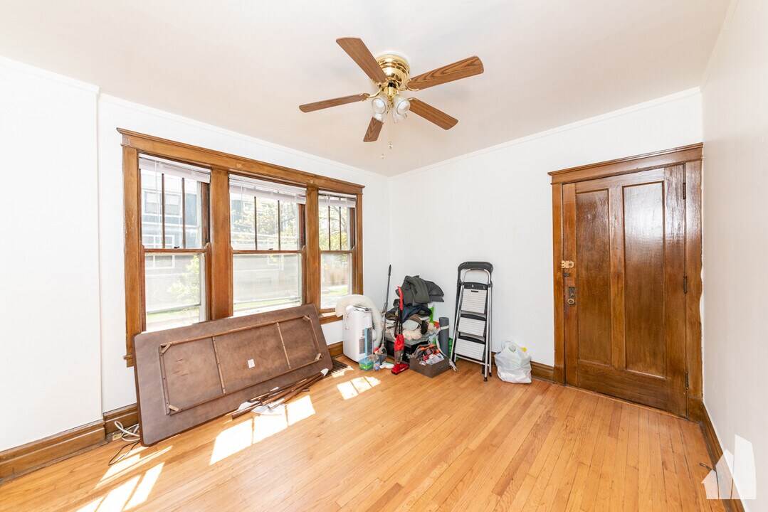 1706 W Balmoral Ave in Chicago, IL - Building Photo