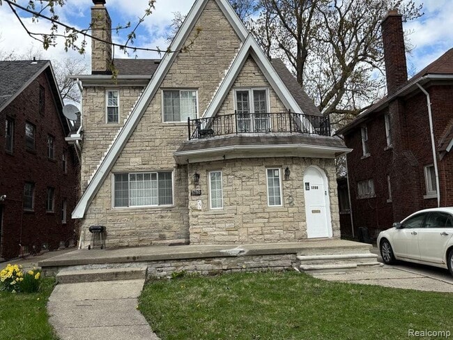 property at 5792 Kensington Ave