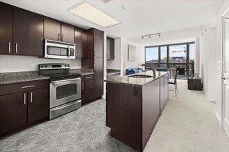 1405 S Fern St in Arlington, VA - Foto de edificio - Building Photo