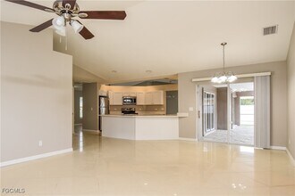 916 SE 33rd Terrace in Cape Coral, FL - Building Photo - Building Photo