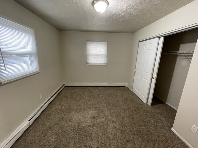 698 Robinson Rd, Unit 3