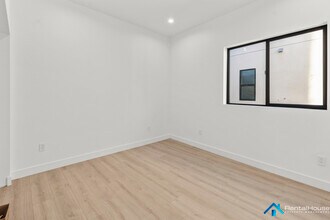 3005-3002 La Paz Dr in Los Angeles, CA - Building Photo - Building Photo