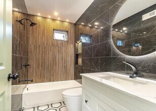 9026 W Avalon Dr in Phoenix, AZ - Building Photo - Building Photo