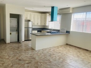 953 Normandie Ave in Los Angeles, CA - Building Photo - Building Photo