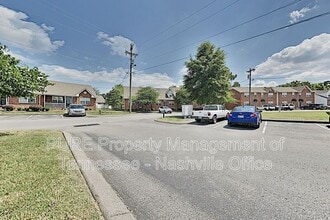 2120 Lebanon Pike in Nashville, TN - Building Photo - Building Photo