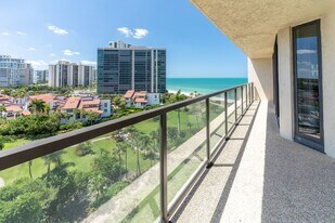 4901 Gulf Shore Blvd N in Naples, FL - Building Photo