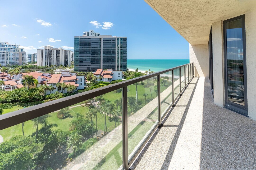 4901 Gulf Shore Blvd N in Naples, FL - Building Photo