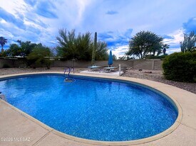 9042 East 5th Street in Tucson, AZ - Building Photo