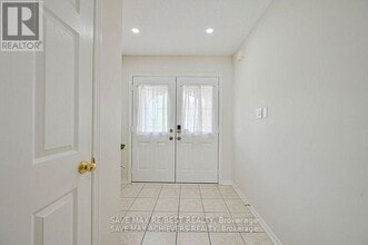 21 Riverplace Crescent in Brampton, ON - Building Photo - Building Photo