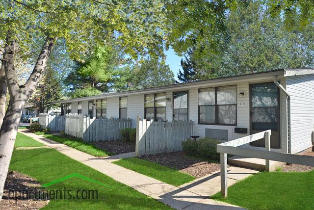 Carleton Court Apartments in Erie, PA - Building Photo - Building Photo