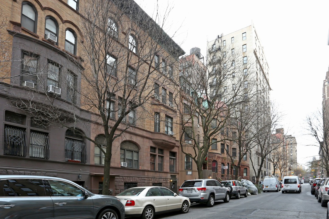 317 W 82nd St in New York, NY - Foto de edificio