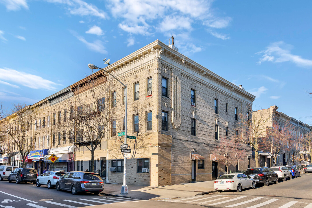 615 Woodward Ave in Ridgewood, NY - Building Photo