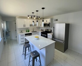 295 Broadmere Dr in Florissant, MO - Building Photo - Building Photo