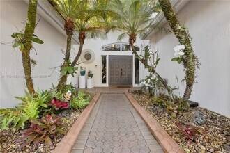 3719 Oak Ridge Cir in Weston, FL - Building Photo - Building Photo