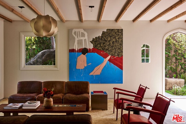 2027 Laughlin Park Dr in Los Angeles, CA - Building Photo - Building Photo