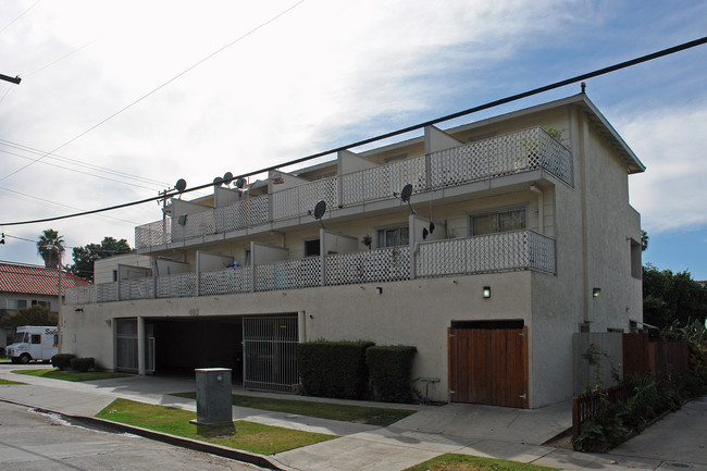 403 W Washington Ave in Santa Ana, CA - Foto de edificio - Building Photo