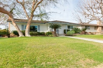 3105 Barnett St in Bakersfield, CA - Building Photo - Building Photo