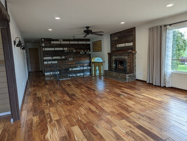 property at 2205 Carol Dr