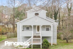 221 Clydesdale Ln SE