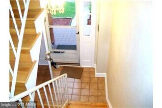 2003 Hopewood Dr in Falls Church, VA - Building Photo - Building Photo