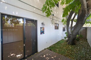 3265 Virginia St in Miami, FL - Building Photo