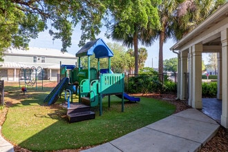 Valencia Park Apartments in Orlando, FL - Foto de edificio - Building Photo