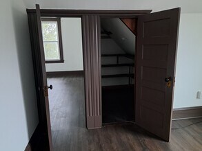 261 Maple St, Unit 3rd Floor in New Britain, CT - Foto de edificio - Building Photo