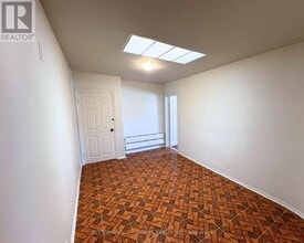 2005 Dufferin St in Toronto, ON - Building Photo - Building Photo