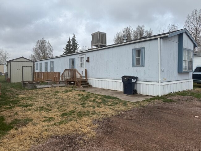 954 N McCue St in Laramie, WY - Foto de edificio - Building Photo