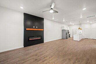 7016 40th St in Lubbock, TX - Foto de edificio - Building Photo