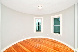 8 Sumner Sq, Unit 3 in Boston, MA - Foto de edificio - Building Photo