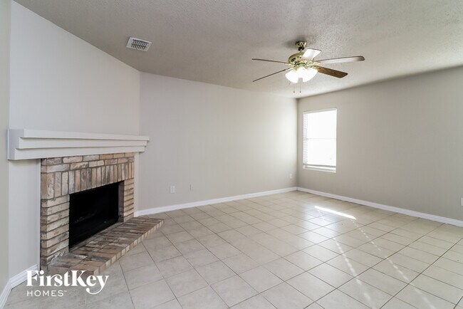 3913 Fox Run Dr in Fort Worth, TX - Building Photo - Building Photo