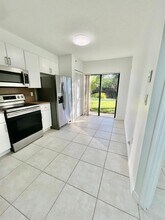 22621 SW 88th Pl in Cutler Bay, FL - Foto de edificio - Building Photo