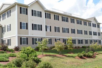 100 Sentinel Court in Manchester, NH - Building Photo - Building Photo