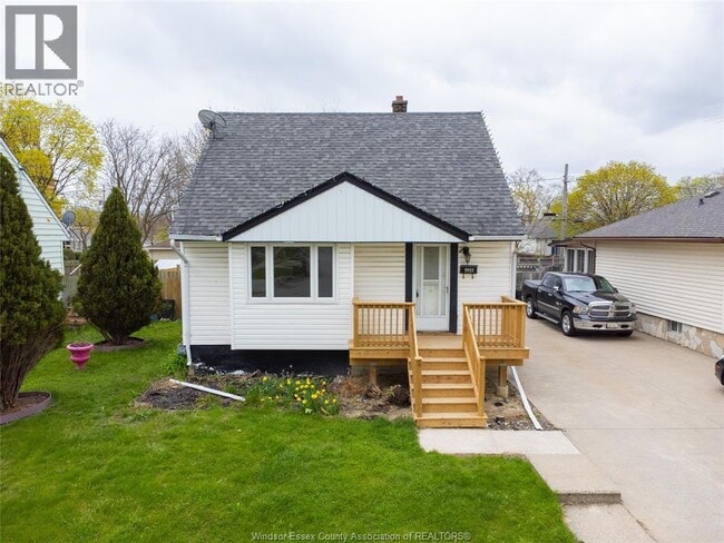 property at 1951 Larkin Rd