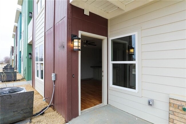 3428 SW Vel Mews in Bentonville, AR - Building Photo - Building Photo